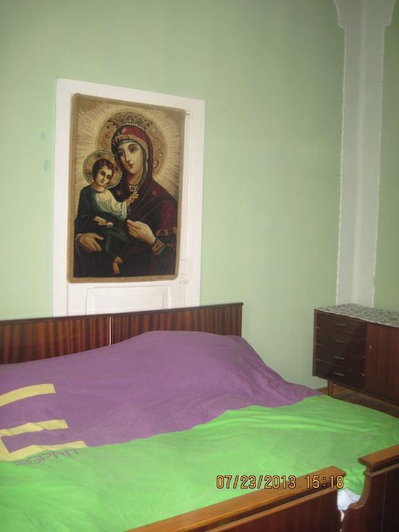 Tamar Guest House Gori Esterno foto